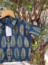Load image into Gallery viewer, Leaf Print Ajrakh Crop Shirt | Navy Blue