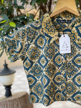 Load image into Gallery viewer, Women's Ajrakh Print Crop shirt