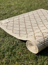 Load image into Gallery viewer, Sambu Straw Diamond Designed Yoga Mat