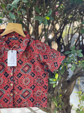 Load image into Gallery viewer, Women's Ajrakh Print Crop shirt | Red