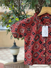 Load image into Gallery viewer, Women's Ajrakh Print Crop shirt | Red