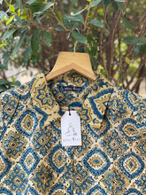 Load image into Gallery viewer, Women's Ajrakh Print Crop shirt