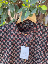 Load image into Gallery viewer, Men's HandBlock Printed Short Kurta | Black