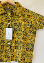 Load image into Gallery viewer, Leaf Print Ajrakh Crop Shirt | Yellow
